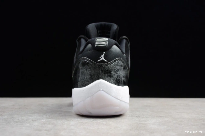 Jordan 11 528895-010 Air "barons" Low Retro 0717